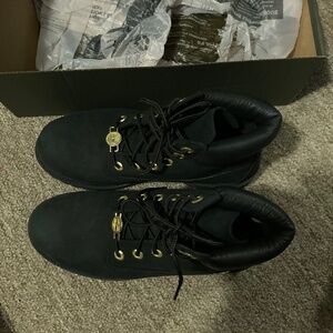 Black timberland boots